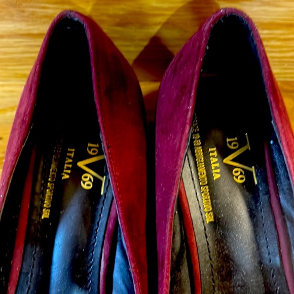 Versace Burgundy Heel Dressy Shoes - Picture 5 of 5
